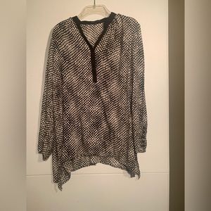 Spense Blouse Top Shirt. Black with dots. Women. Medium. Buttoned chest